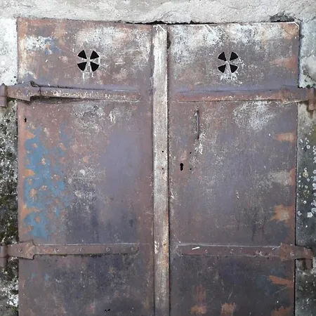 Les Tilleuls * Charroux-dʼAllier