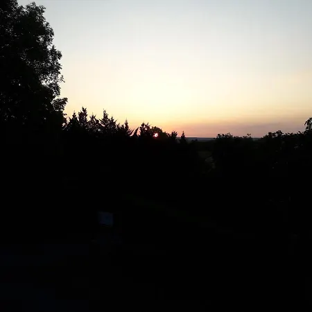Les Tilleuls Oda ve Kahvaltı Charroux-dʼAllier